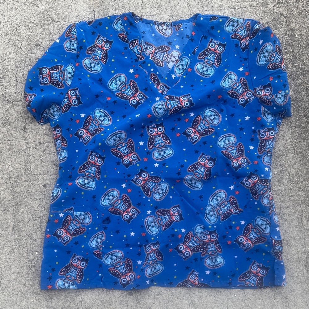 Blue Owl Print Scrub Top